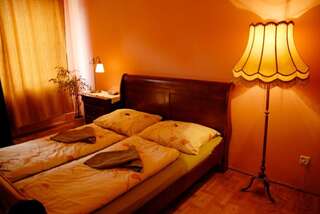 Хостелы Hostel Mleczarnia Вроцлав Апартаменты - Ruska Street-24